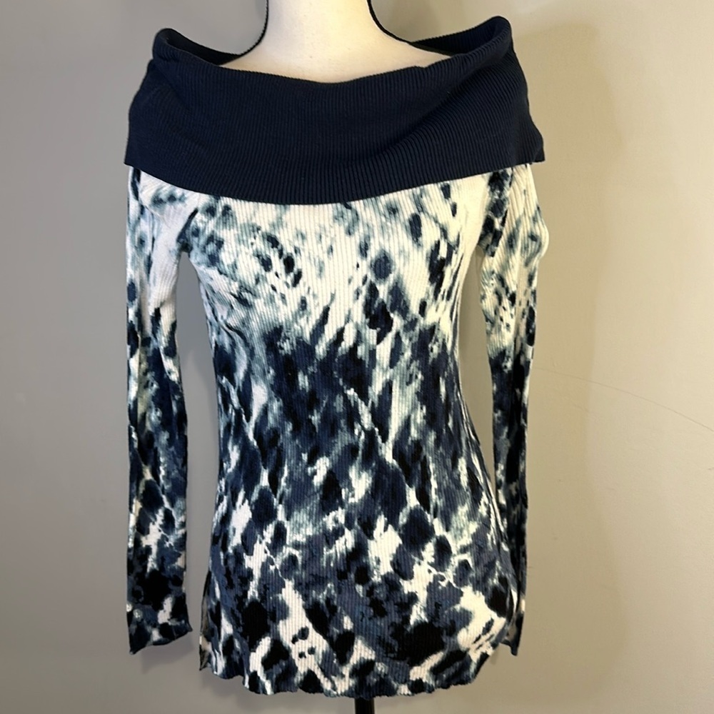 Rock & Republic Off-Shoulder Black & White Tie-Dye Ribbed Top